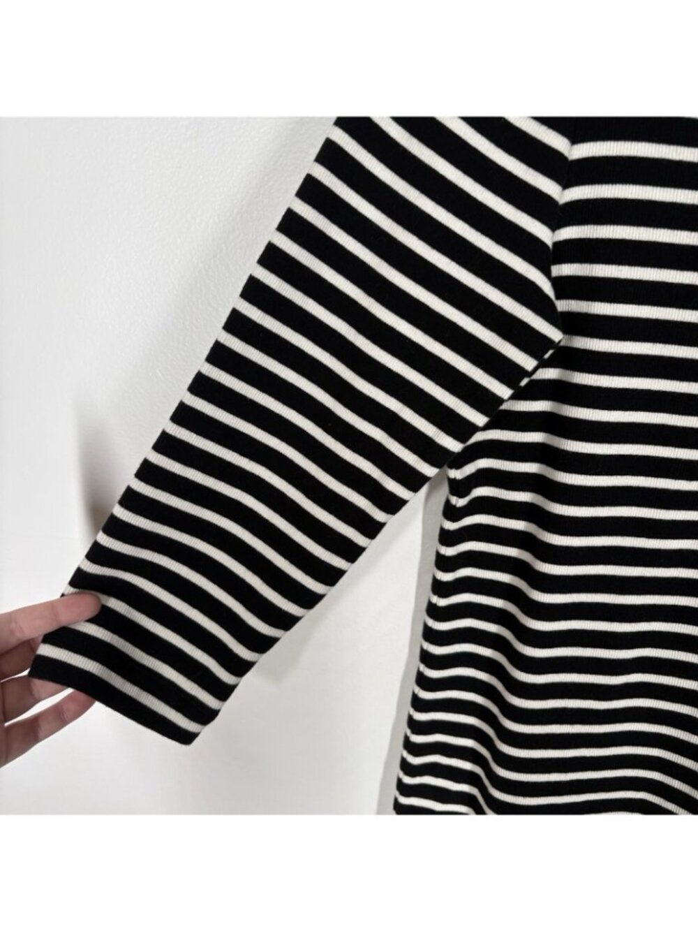 Chicos Sz 1 US M Black White 3/4 Sleeve Zenergy Ribbed Striped Henley Tee NWT - Picture 5 of 12